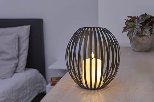 LED Kerzenlaterne Wetterfest IP44 mit Timer, Batteriebetrieben | Farbtemperatur 2500 Kelvin, Maße 21,5x21,5x22 cm, inklusive 3x AA Batterien, für Innen- und Außenbereich, Dauerlicht-Modus