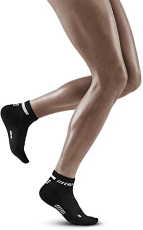 CEP - THE RUN COMPRESSION SOCKS LOW CUT für Damen | Kurze Laufsocken mit Kompression in schwarz | Regenerierende Kompressionssocken für Frauen | Gr. III | M
