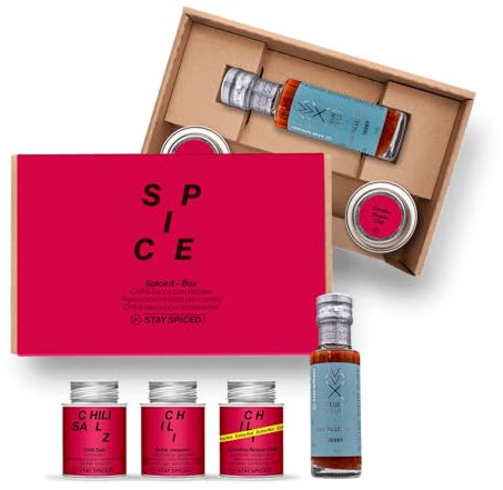 STAY SPICED ! Spice it Geschenkbox | Chili Gewürze Set & Chili Sauce | 3 Chili Gewürze und 1 Sauce in Gewürzbox | Gewürze Geschenkset | Gewürzset | Gewürzbox