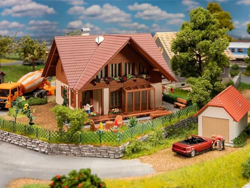 FALLER 130659 - Einfamilienhaus Rustica - Spur: H0 - Häuser & Bauwerke für Modelleisenbahnen - Maßstab: 1:87