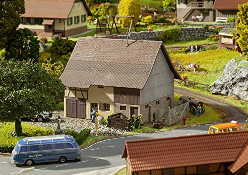 Faller FA 130557 Scheune mit Hocheinfahrt, Spiel