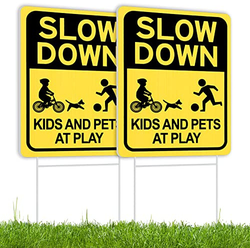 Slow Down Schild mit Metallpfahl, 2 Stück, Kinder und Haustiere beim Spielen, 40,6 x 30,5 cm, Wellkunststoff, doppelseitig, Hofschild, Kindersicherheitsschild, Kinderschild für Straße,