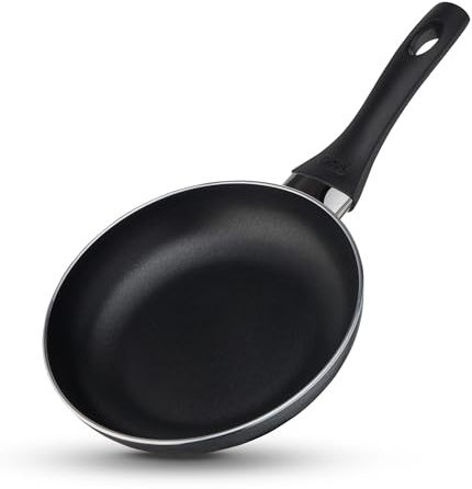 KHG Bratpfanne 20 cm aus Aluminium mit ILAG Antihaftbeschichtung - Für alle Herdarten inkl. Induktion - Schnelles Aufheizen - Edelstahl-Flammschutzgriff - Spülmaschinengeeignet