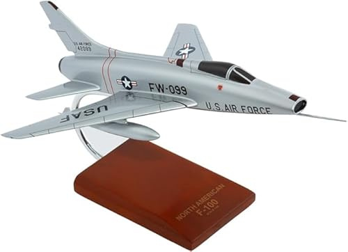 F-100 Super Sabre North American USAF Fighter Bomber Model Scale 1/48