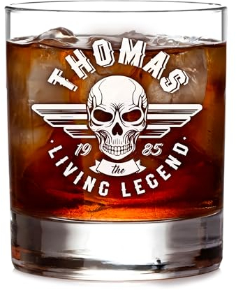 AMAVEL Vaso de whisky con grabado, vaso de whisky Living Legend, cristal de calavera personalizado con nombre y número de año, vasos de whisky, vasos de whisky, regalos para hombres, vaso de whisky