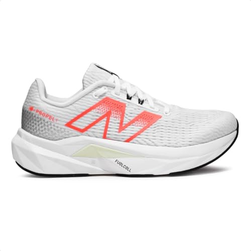 New Balance Fuelcell propelv5 trainers in white
