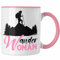 Trendation - Wander Woman Tasse Geschenk Wandern Frauen Geschenkidee Lustige Tasse zum Wandern (Rosa)