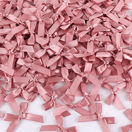 200 Stk Mini Satinband Schleifen 4×4cm Pink Satinband Bögen aus Polyester Kleine Deko Schleife für Party Geschenk Hochzeit Nähen Scrapbooking Geschenkverpackungen DIY Basteln Konfetti Streudeko usw.