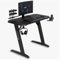 SENSE7 Scrivania Nomad Classic, tavolo gaming 120x60 con gancio per cuffie, porta bevande, supporto controller e superficie in fibra di carbonio, Ergonomico e ideale per il gaming
