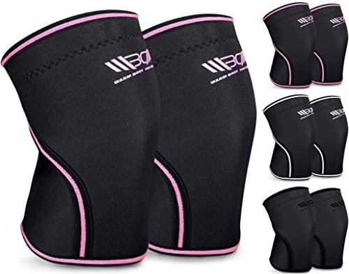 WARM BODY COLD MIND Premium 7mm Neopren Knee Sleeves mit Anti-Rutsch Silikon Streifen - Kompressions Kniebandage für Kraftsport, Gewichtheben (Schwarz/Rosa, S (weniger als 30cm))