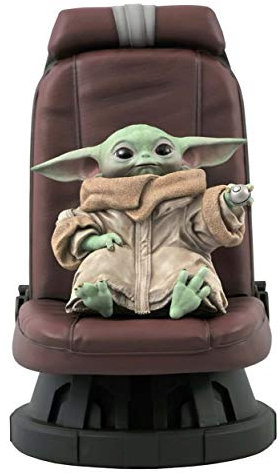 Diamond Disney Star Wars: The Mandalorian - The Child in Co-Pilot Seat Statue (1/2) (AUG202092)