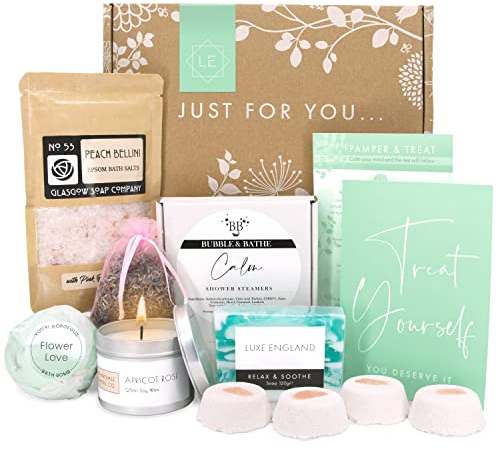Luxe England Geschenkkörbe für Frauen – für alle Anlässe – handgefertigt in Großbritannien von 6 kleinen Unternehmen: Duschdampfgarer, Kerze, Badebombe und mehr – bester Geburtstagskorb für Frauen