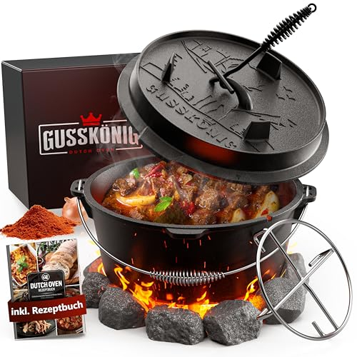 GUSSKÖNIG Dutch Oven Set [11L] - Eingebrannter Feuertopf mit praktischem Deckelheber und Edelstahl Untersetzer