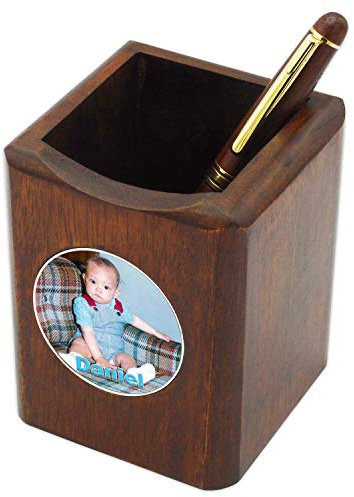 Porte-crayons en bois avec personnalisation de photo, logo et texte en médaillon en métal avec Crystal Dome.