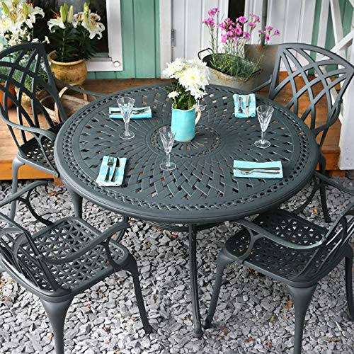 Lazy Susan Alice 4-Sitzer Gartentisch und Stühle Set rund | wartungsfrei | wetterfest | Aluminiumguss | Schiefer-Finish | Kate Stühle | grüne Kissen