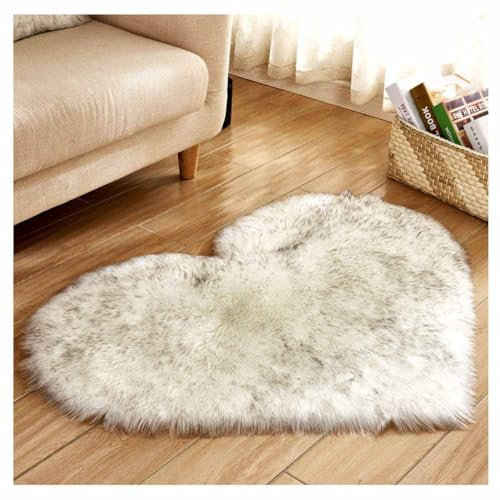 SHTGOI Fellteppich Herzförmig Flauschiger Teppich Weicher Zottelteppich Lammfell Schaffell Teppich Kunstfell Stuhlkissen Tannenbaum Matte für Wohnzimmer Sofa Schlafzimmer Boden 50 * 60cm Weiß-grau