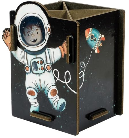 Werkhaus WE 2081 Stiftebox Astronaut – großer Stiftehalter aus Holzwerkstoff, 4 Fächer Schreibtisch Organizer für Kinderzimmer Büro Schule Homeoffice - Made in Germany