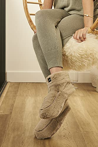Warmies Mikrowellen-Stiefel, Erwärmbare Damen-Hausschuhstiefel mit getrocknetem französischem Lavendel, Beruhigende Wärme und Komfort, Farbe Latte, Eine Größe
