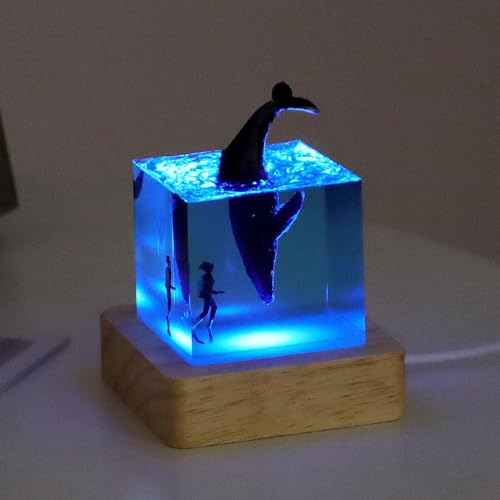 Hai-Taucher-Nachtlampe, Tischlampe, handgefertigte Harz Hai-Lampe, Marine Harz Würfel Schmuck, Glow-in-the-Dark-Nachtlampe, Novelty Desktop Geschenk für Kinder Büro Dekoration (Buckelwal - Ins Wasser)