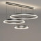 YVAMNAD 160W LED-Kronleuchter Schwarzer Hoher Deckenleuchter Unterputz-Decken-Pendelleuchte 3-Lichter Kreis Runde Bauernhaus-Kronleuchter Für Hohe Decken Wohnzimmer Foyer Eingangsbereich Hängelampen