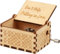 Huifengjie Hölzerne Spieluhr, Can't Help Falling in Love Handkurbel Spieluhren, Antike Geschnitzte Vintage-Design, Holz Musik Box für Geburtstags, Valentinstag, Jahrestag, Weihnachten Geschenk