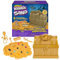 Kinetic Sand, Schatzsuche mit 14 Überraschungsoffenbarungen und 0,7 kg seltenem schimmerndem goldenem Spielsand, sensorisches Spielzeug für Kinder ab 3 Jahren