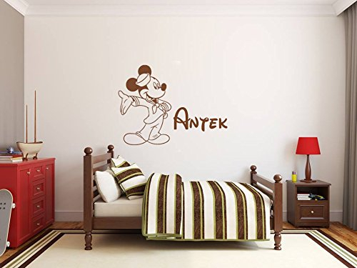 Mickey Mouse Adesivo murale personalizzato nome del bambino e Topolino. Adesivo murale con il nome di un bambino e Topolino. Una bella decorazione murale con il nome di un bambino. Topolino con palla