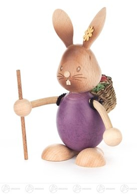 Rudolphs Schatzkiste Osterdeko Hase Stupsi Wanderer mit Korb – Holzfigur – Ostern - Frühjahr - Höhe 12,5 cm – Handarbeit Erzgebirge - NEU