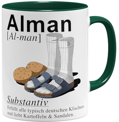 OM3® lustige Kaffee-Tasse mit Spruch - Alman - Typisch Deutsch Sandalen Kartoffeln Socken meme I - Keramik Becher - 325ml - Beidseitig Bedruckt - Grün