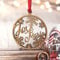 Bola de Navidad Personalizada con Nombre de Madera con Copos de Nieve Interior. Regalo Original Personalizado con Nombre. Adorno árbol de Navidad.Cordel de Raso Rojo Incluido. (Pack 2)