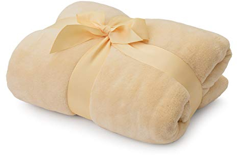 Lumaland Kuscheldecke 150x200cm aus herrlich kuscheligem 100% Coral Fleece | Warme & atmungsaktive Sofadecke aus besonders weichen Fasern zum Entspannen drinnen oder draussen [Beige]