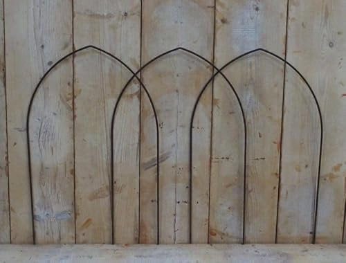 1 Large Arched Rusty Metal Gothic Border Edging Hoop, Tall Pointed Metal Garden Arch, Rusty Garden Arches, Small Metal Border Frame for Flower Beds & Lawns, Metal Garden Fence, Rusty Plant Support
