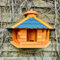 DARLUX handgefertigtes Wand Vogelfutterhaus XL Vogelhaus wetterfest lasiertes Holz Futterstelle Hängend Braun Bitumdach Blau