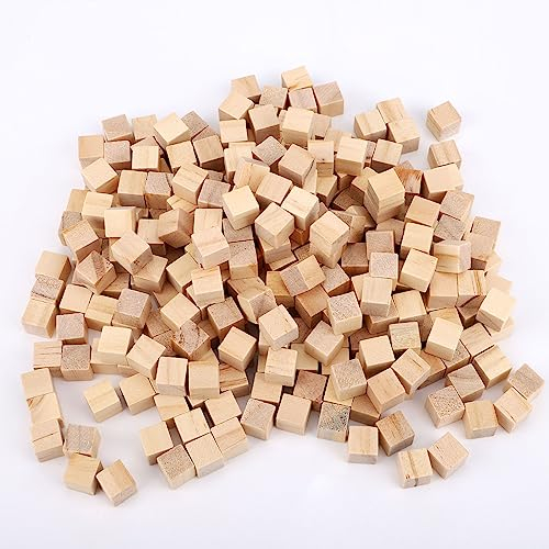 300 Stück Holzklötzchen Zum Basteln, 1 cm Unlackierte Holzwürfel Holzklötze für Bastelarbeiten, Puzzleherstellung und DIY-Projekte