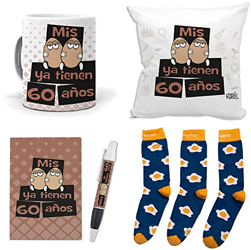 mundohuevo Mega Regalo Personalizado para 60 cumpleaños Hombre. Mis Huevos ya Tienen 60 años. Taza, cojin, libreta, boli y Trio de Calcetines
