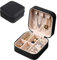 Eucomir Schmuckkästchen für Damen,Schmuckschatulle Reise,Klein PU-Leder Schmuckaufbewahrung Schmuckkoffer,Mini Schmuckbox Reise für Ringe,Ohrringe, Armbänder, Ketten für Frauen,Ehefrau,Mutter,Schwarz