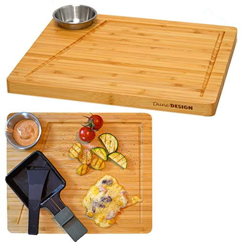 DuneDesign 2 Personen Raclette Teller Set - 30x25 Raclette Brettchen Holz mit Dipschale - Raclette Pfännchen Untersetzer Holz Raclette Holzbrettchen Untersetzer Raclette Pfännchen Zubehör für Raclette