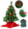 JOYIN - Mini albero di Natale con luci, 56 cm, da tavolo, con bacche di agrifoglio e pigne, 100 rami, luci a LED bianche calde, in sacchetto di stoffa rosso, per le migliori decorazioni