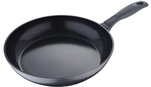 BERGNER Titan | Padella Antiaderente di 24 cm | Fabbricata in Alluminio Forgiato e Rivestimento in Titanio | Manico Ergonomico | Molto Resistente, Facile Pulizia e Per Ogni Tipo di Piano Cottura