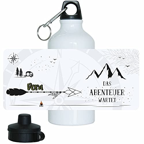 Eurofoto Trinkflasche mit Namen Dora und Wander-Motiv - Das Abenteuer wartet - | Motiv-Trinkflasche für Outdoor | Viele Namen zur Auswahl