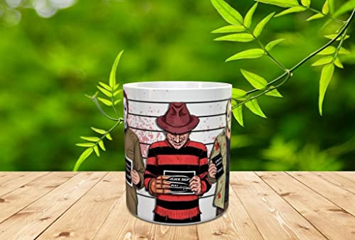 Genérico Taza de terror con personajes clásicos del género en rueda de reconocimiento.