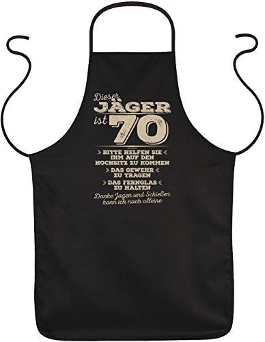 Tini - Shirts 70 Geburtstag Jäger Koch-Schürze - Geschenk-Idee Sprüche-Schürze 70 Jahre : Dieser Jäger ist 70 Bitte helfen Sie ihm auf den Hochsitz … - Geschenkschürze 70.Geburtstag