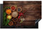 KitchenYeah© Herdabdeckplatte Einteilig Ceranfeld Abdeckplatte für Induktionsschutz Ceranfeldabdeckung Vinyl Herdabdeckplatten Kräuter - Gewürze - Roter Pfeffer - Holzdruck - Stilleben - 80x52 cm