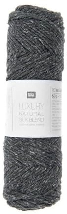 Rico Design Entdecken Sie das Knäuel aus Wolle und Seide Luxury Natural Silk Blend für Weichheit und Luxus für Ihre Sommerkreationen. Farbe: 05 Anthrazitgrau