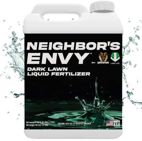 PetraMax Fertilizante líquido para césped y jardín de Neighbor's Envy, 1 galón cubre hasta 16.000 m², fertilizante líquido concentrado 7 en 1 para césped verde intenso, incluye nitrógeno, hierro