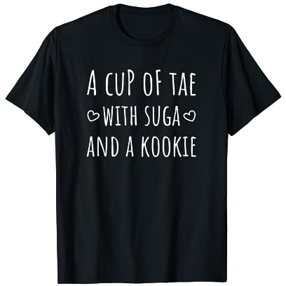 Eine Tasse Tae mit Suga und einem koreanischen Kookie-Drama T-Shirt