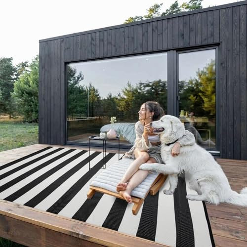 Strickland Home Outdoor-Teppich 1,5 x 2,4 m, Kunststoff-Teppich für Terrasse, Schwarz und Weiß