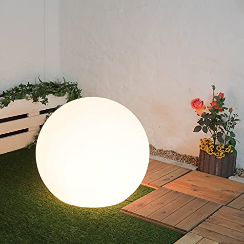 Licht-Erlebnisse Dekoleuchte Außen Kunststoff Weiß IP65 Garten Terrasse H:70 cm E27 bis 60 Watt Kugel wohnlich Zeitlos runde Stehlampe Outdoor CUMULUS