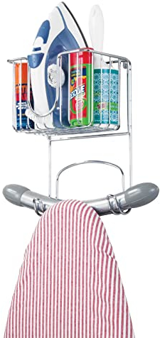 mDesign kleine Bügelbretthalterung zur Wandmontage – Bügelbrett Aufbewahrung mit Ablage für Bügeleisen & Co. – kompakte Wandaufhängung für die Waschküche aus Metall – silberfarben