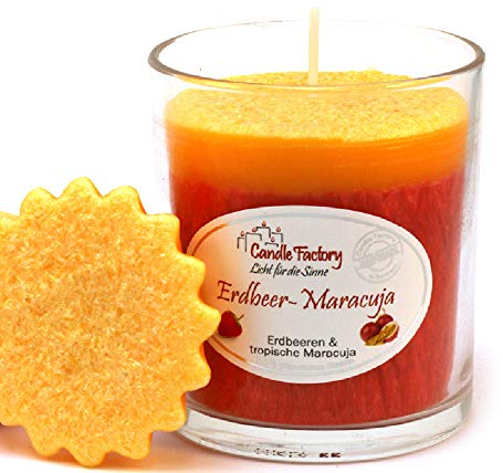 Candle Factory - Party Light Duftkerze im Whisky Glas Duft: Erdbeer-Maracuja